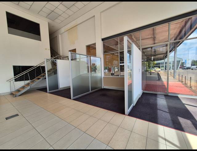 2,226M² SHOWROOM TO LET IN BRUMA